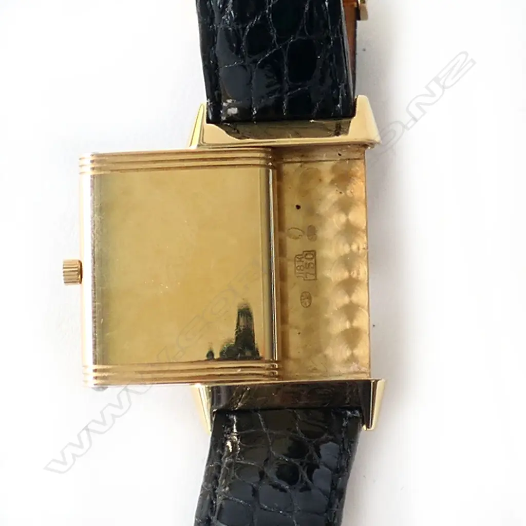 An 18ct gold Jaeger-LeCoultre 'Reverso' Classique wristwatch Image 1++