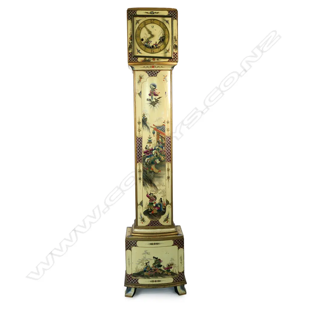 A mid-20th century chinoiserie grandmother clock Image 1++