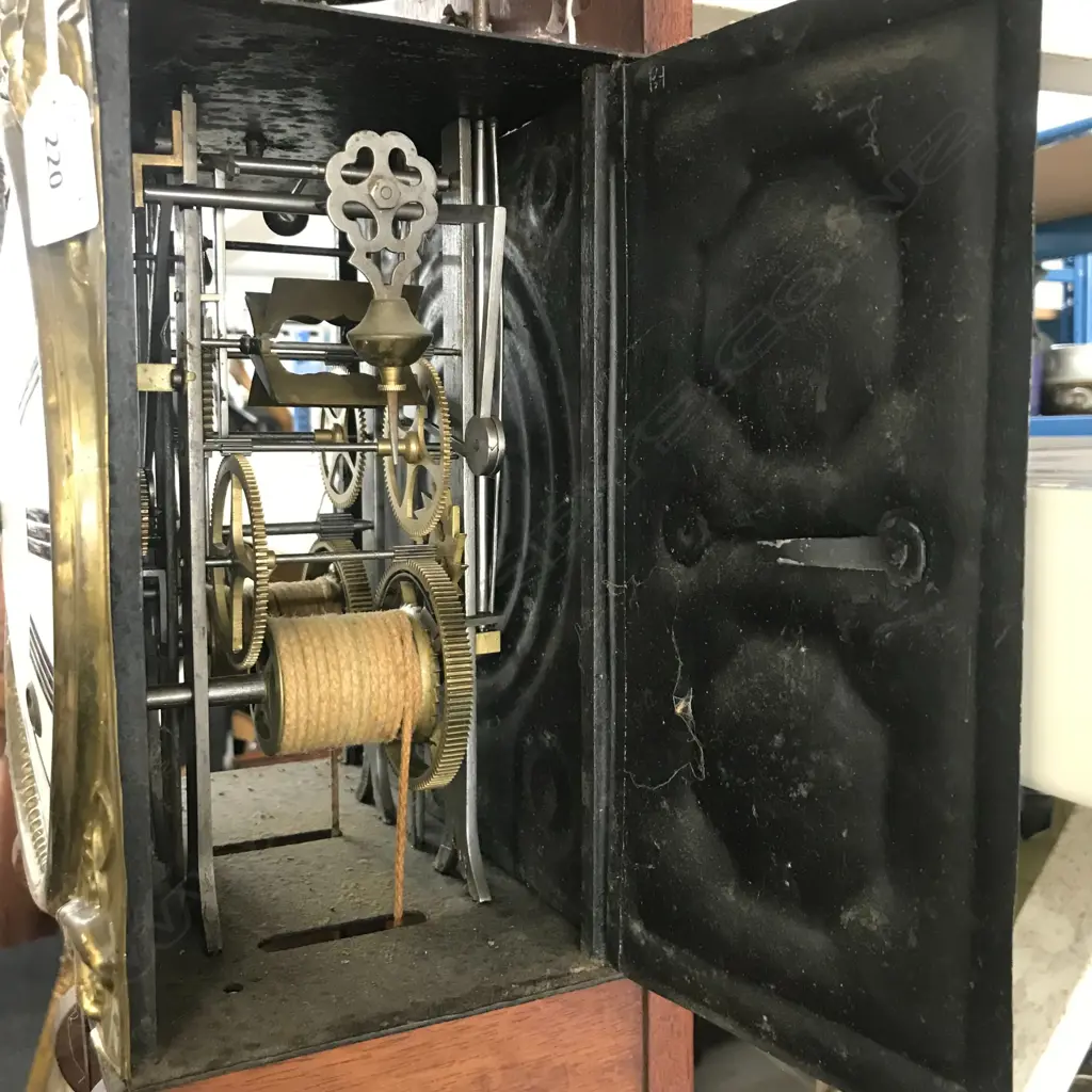 A French comptoise wall clock, Image 1++