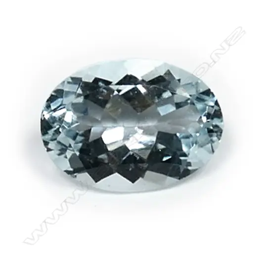 A 6.10ct loose aquamarine gemstone, oval facet cut. With AIG gem certificate.