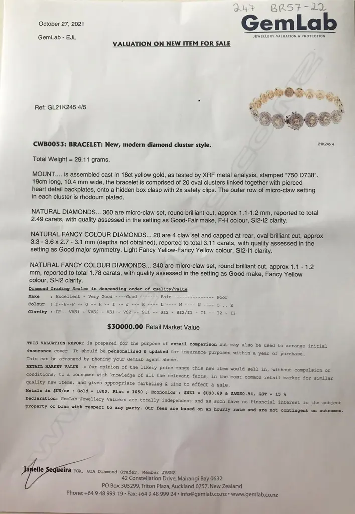 An 18ct white gold and yellow and white diamond bracelet Image 1++