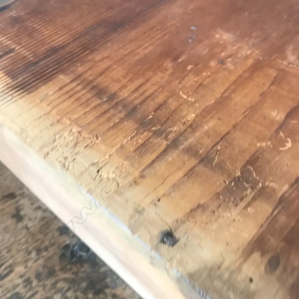 A Georgian oak side table Image 1++