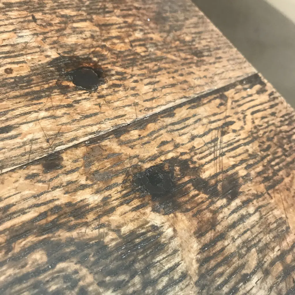 A Georgian oak side table Image 1++