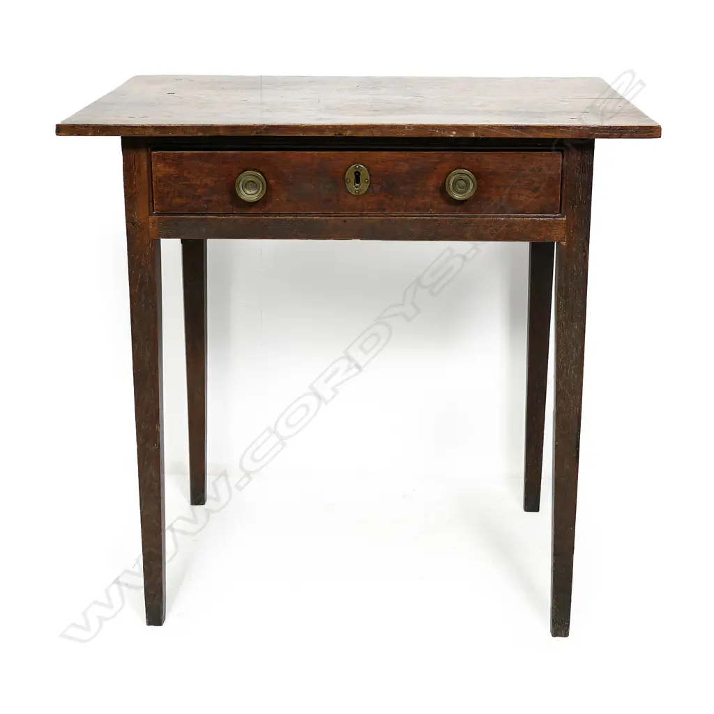 A Georgian oak side table Image 1++