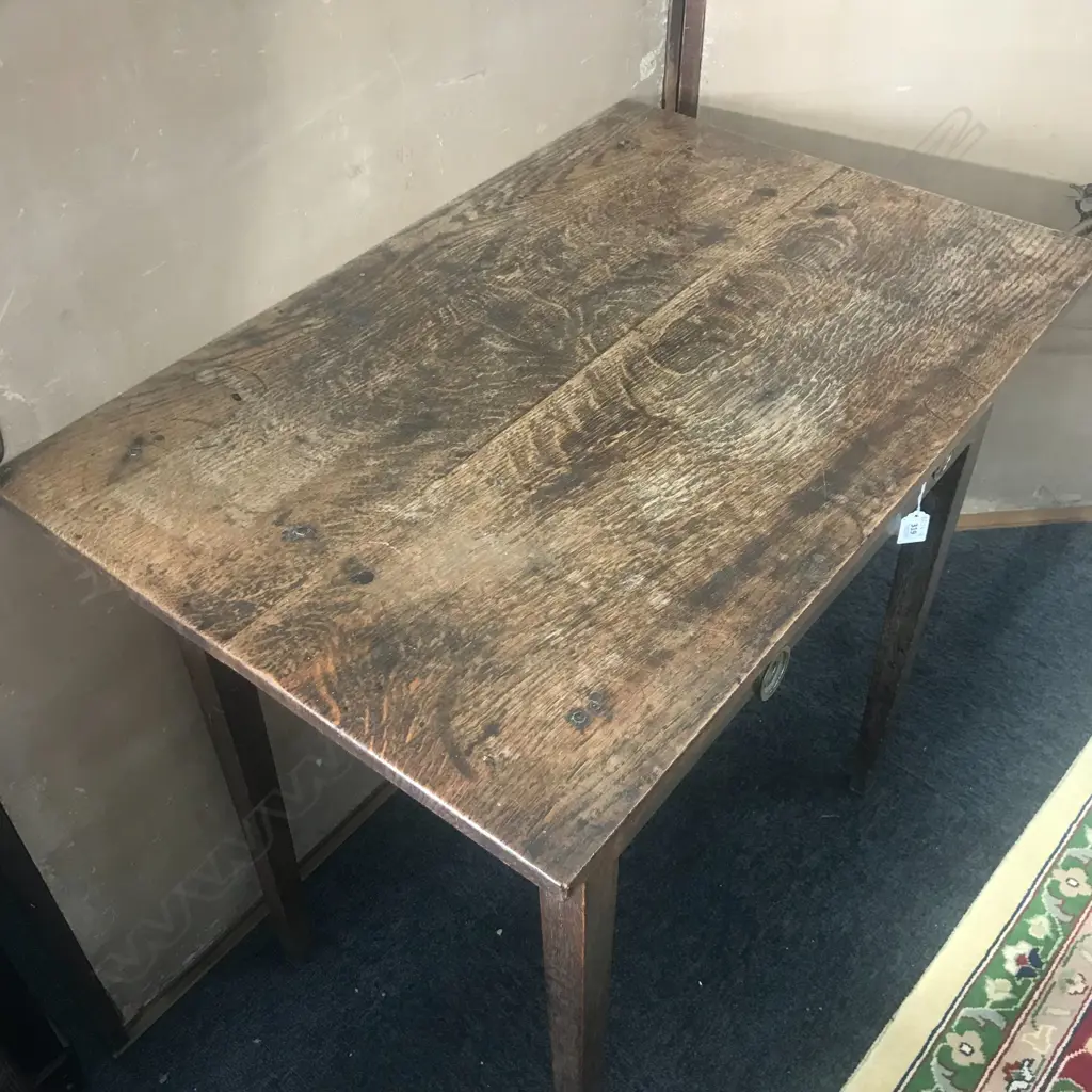 A Georgian oak side table Image 1++