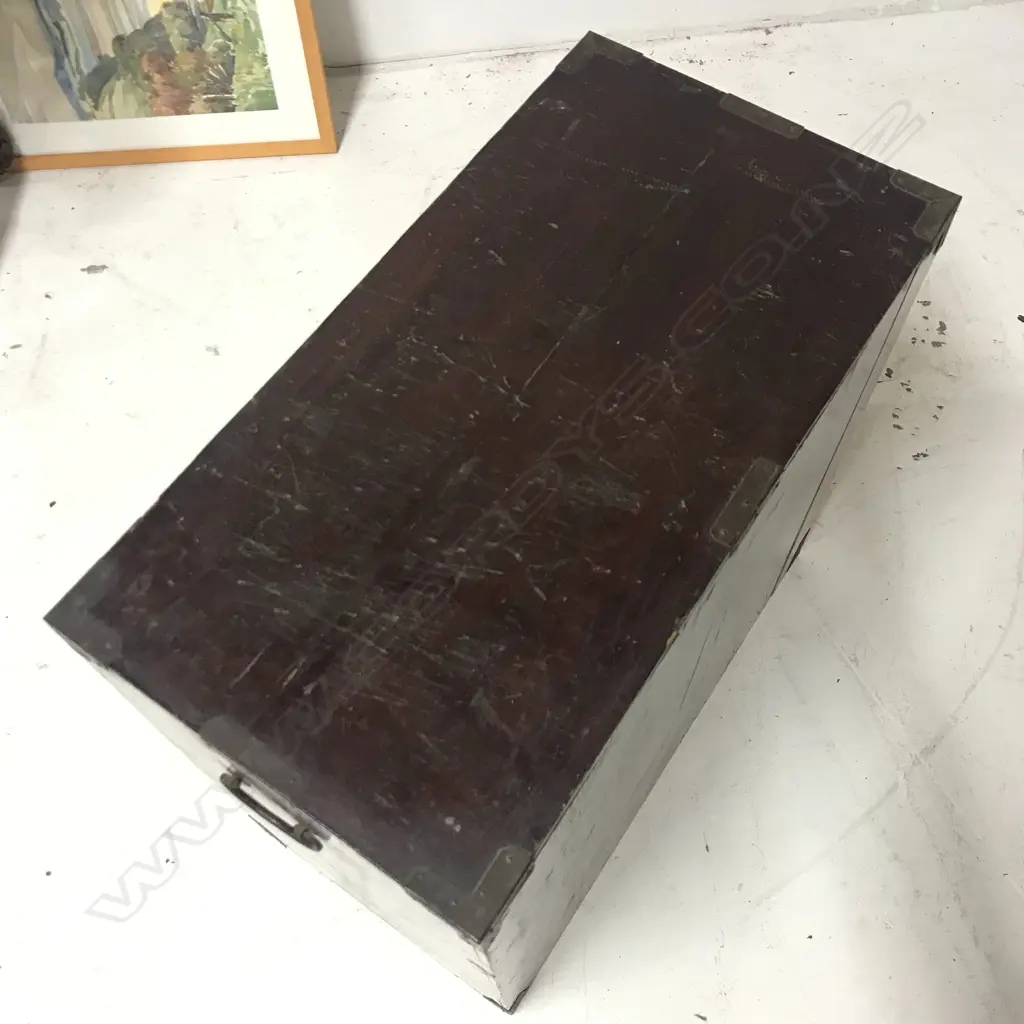 A c.1900 Japanese small tansu chest Image 1++