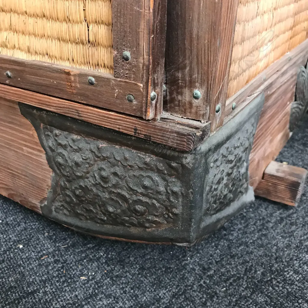 A rare mid to late Edo-period (1800s) Japanese doctor’s palanquin Image 1++