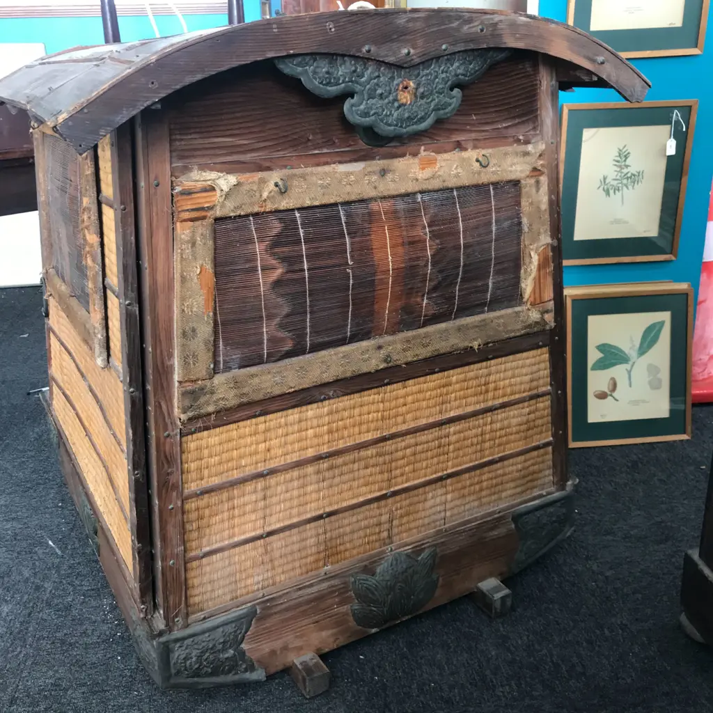 A rare mid to late Edo-period (1800s) Japanese doctor’s palanquin Image 1++