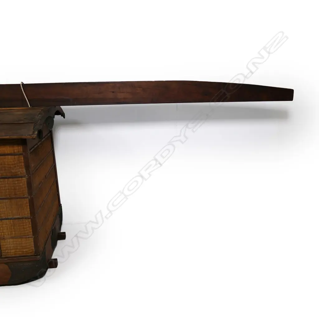 A rare mid to late Edo-period (1800s) Japanese doctor’s palanquin Image 1++