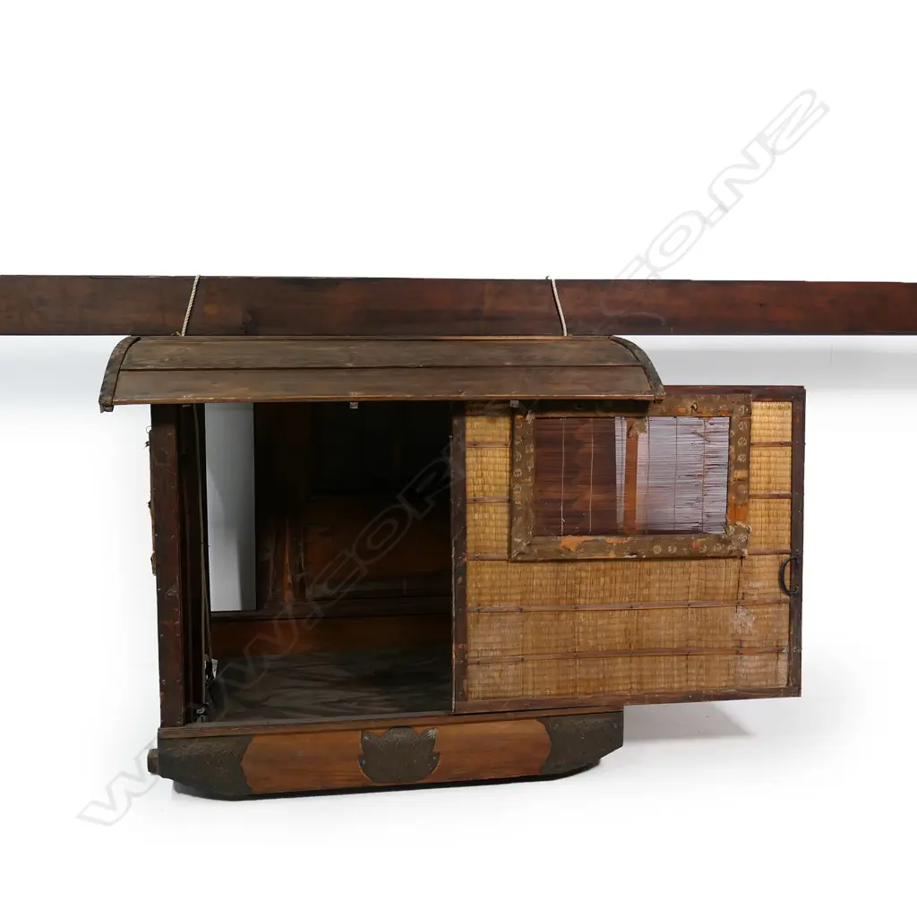 A rare mid to late Edo-period (1800s) Japanese doctor’s palanquin Image 1++