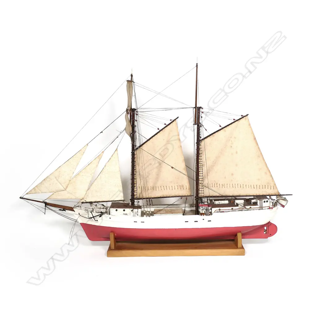 A model of the topsail schooner 'Huia', Image 1++