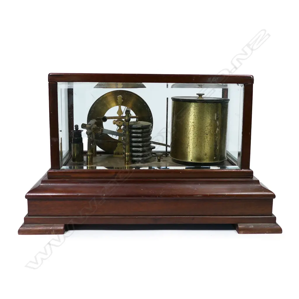 An early 20thC recording barograph, Image 1++