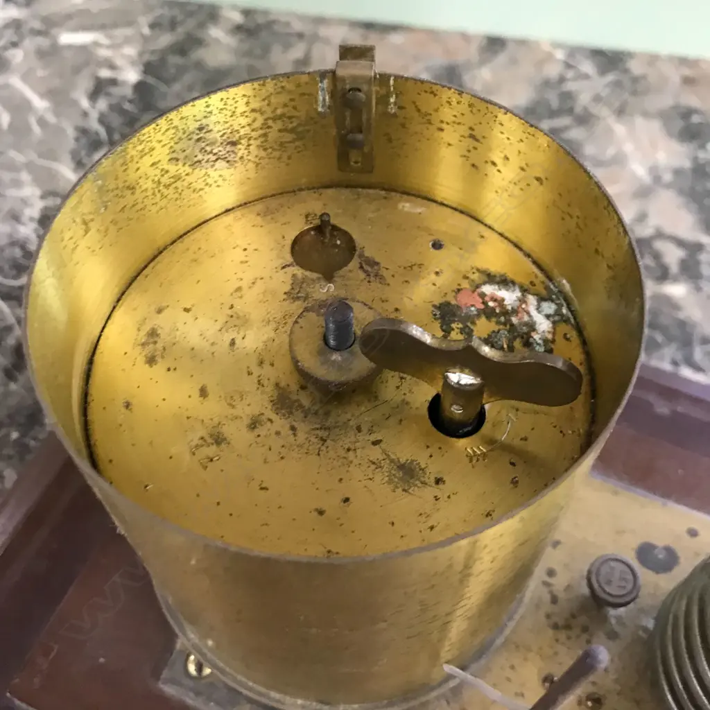 An early 20thC recording barograph, Image 1++