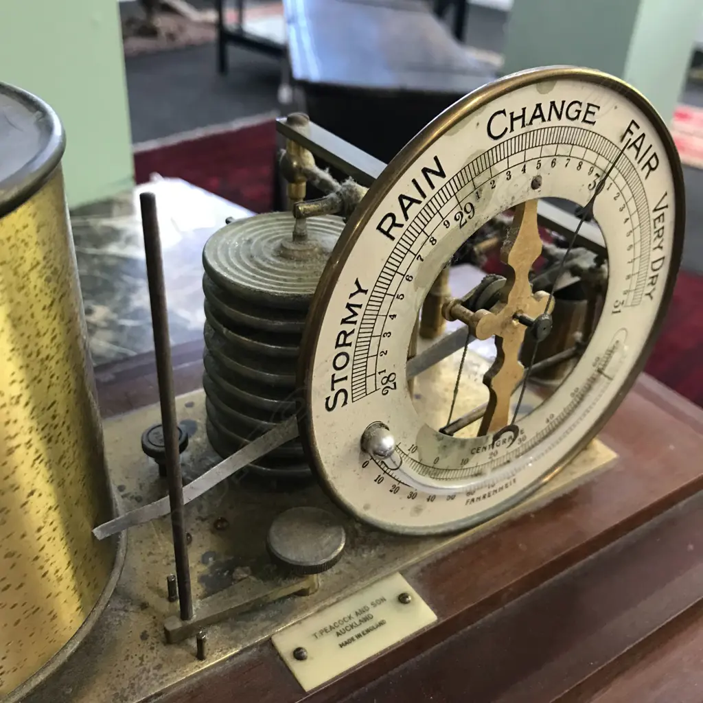 An early 20thC recording barograph, Image 1++