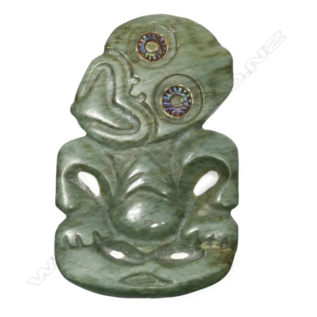 A double-sided pounamu hei tiki, Image 1++