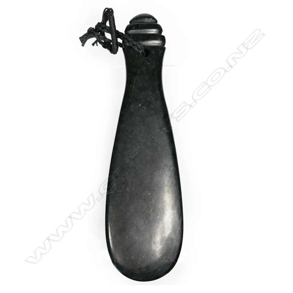 A contemporary pounamu mere by Malcom Brown Image 1++