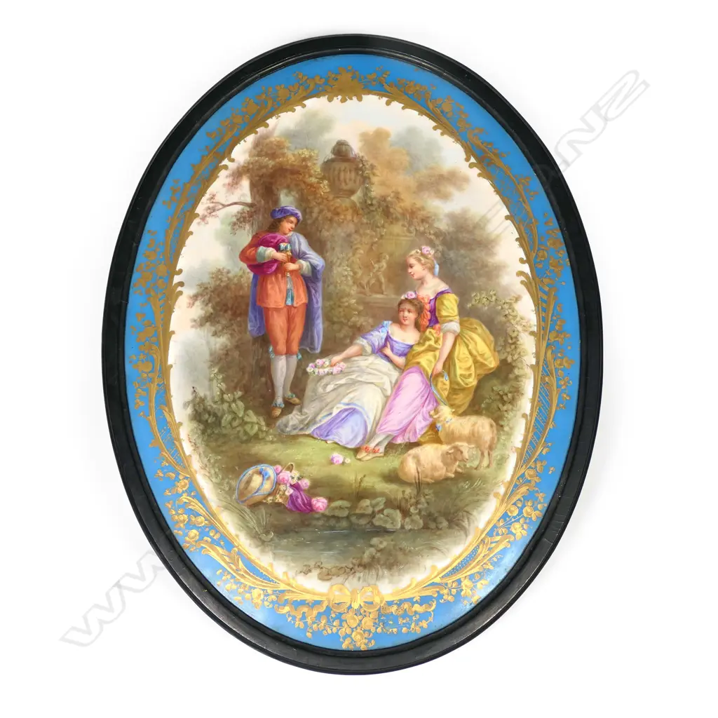 A large oval Serves porcelain plaque, Image 1++