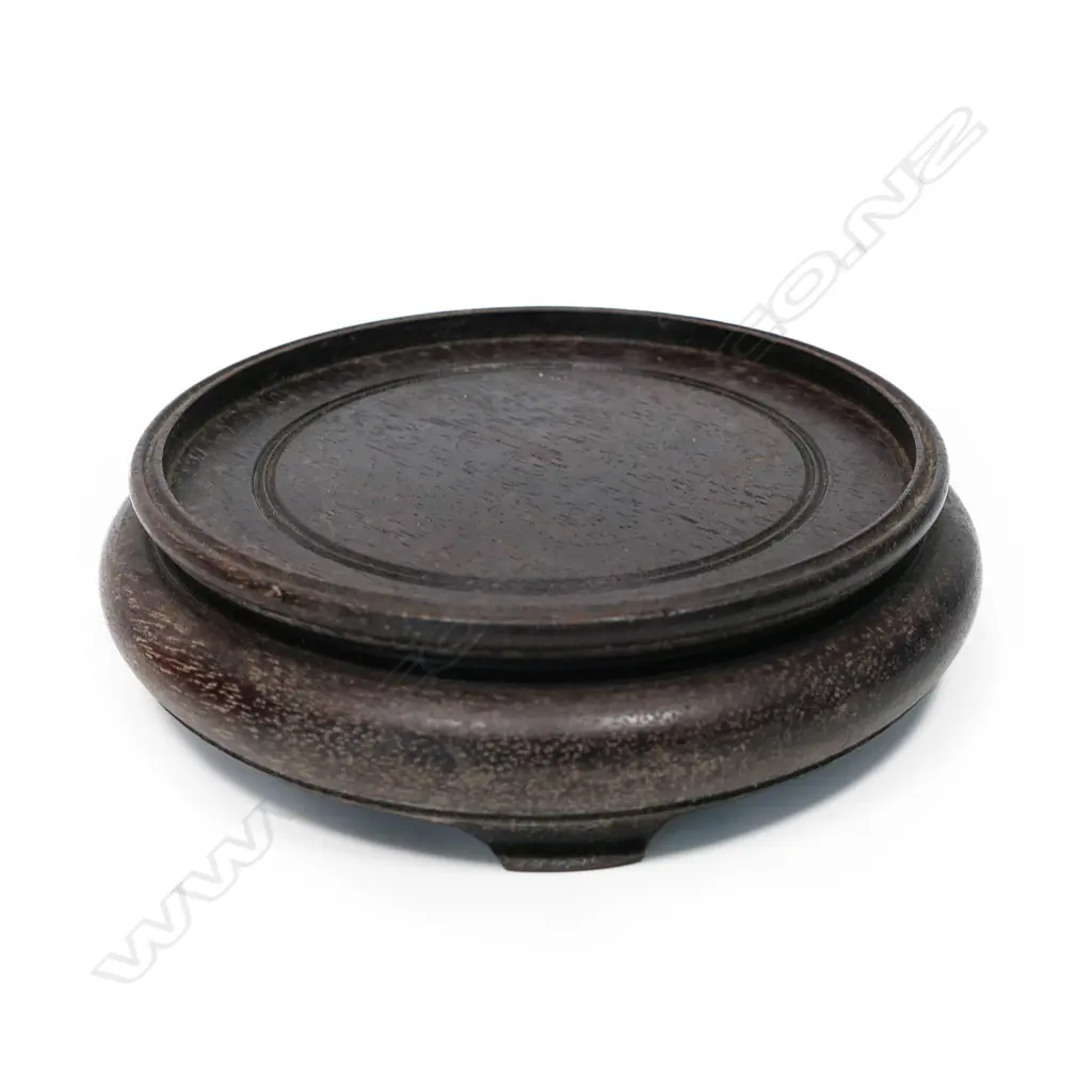 A Japanese Meiji period Imari bowl, Image 1++