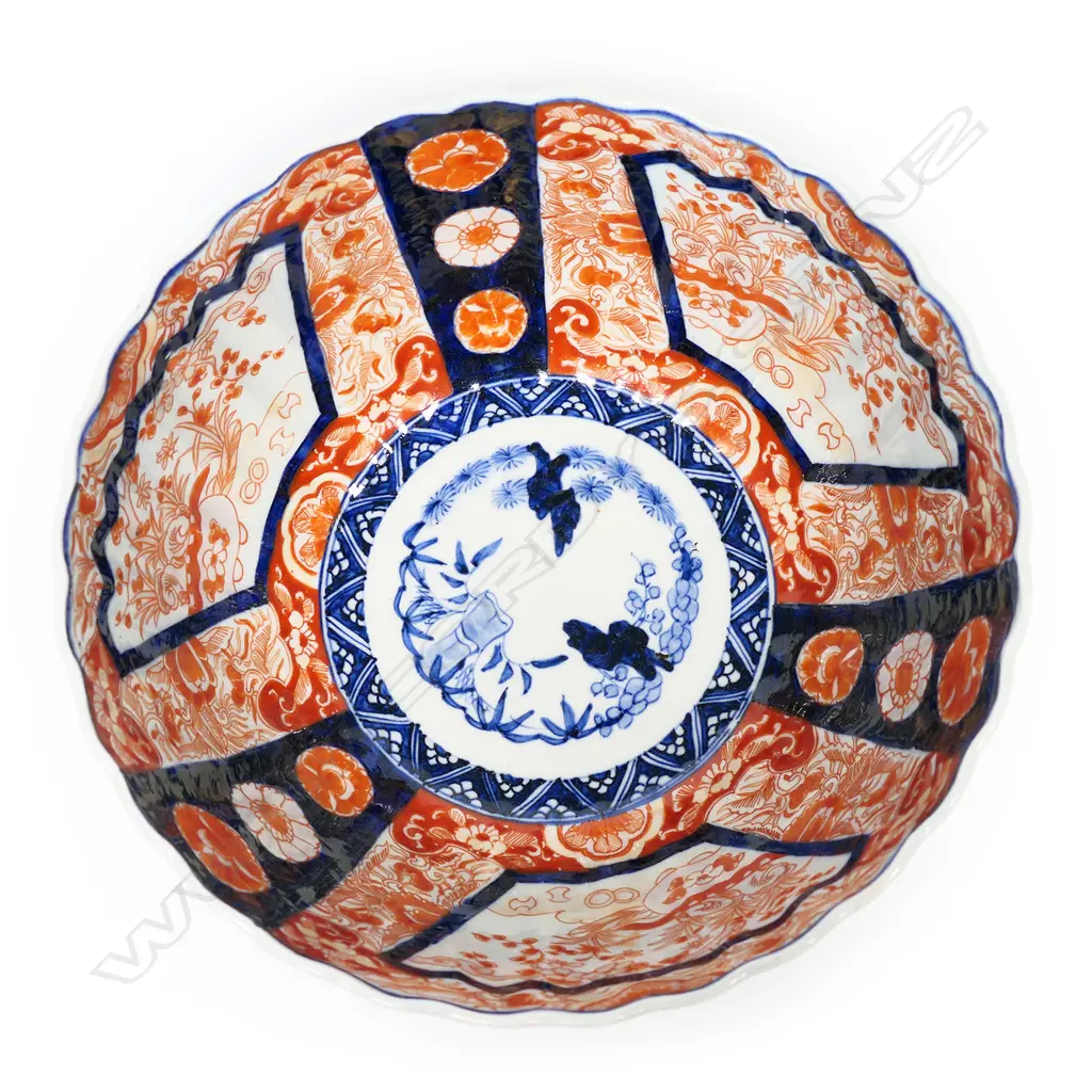 A Japanese Meiji period Imari bowl, Image 1++
