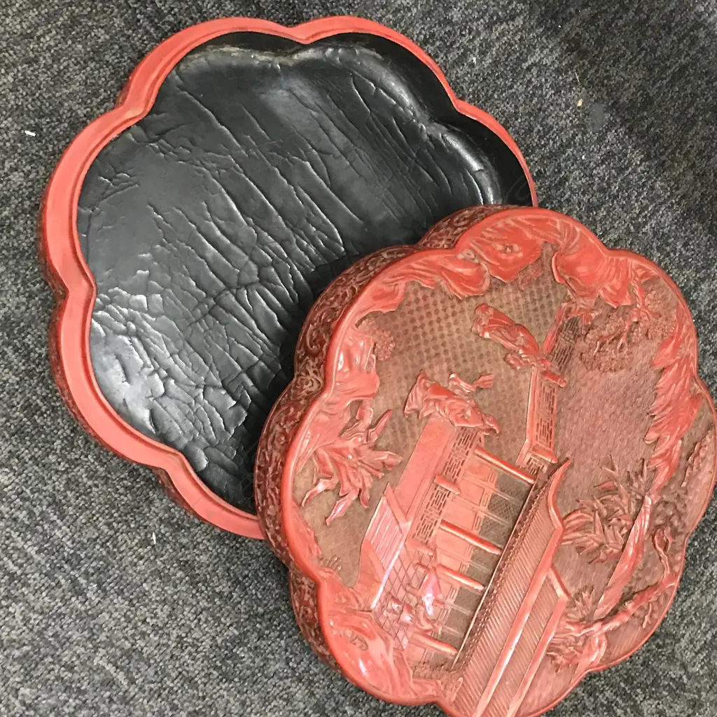 A cinnabar lacquer box, Image 1++