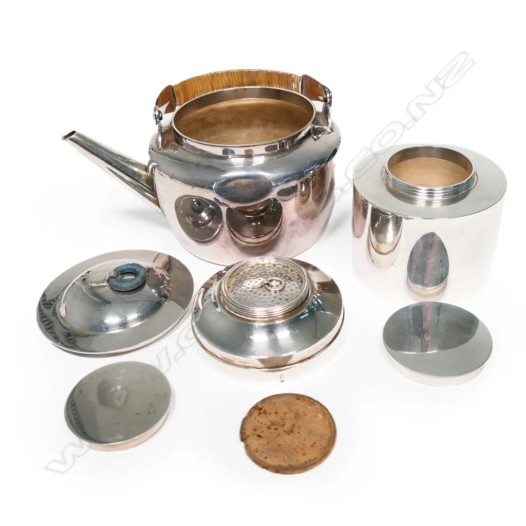 An early 1900s Royal Worcester and silver plate travelling tea set, Image 1++