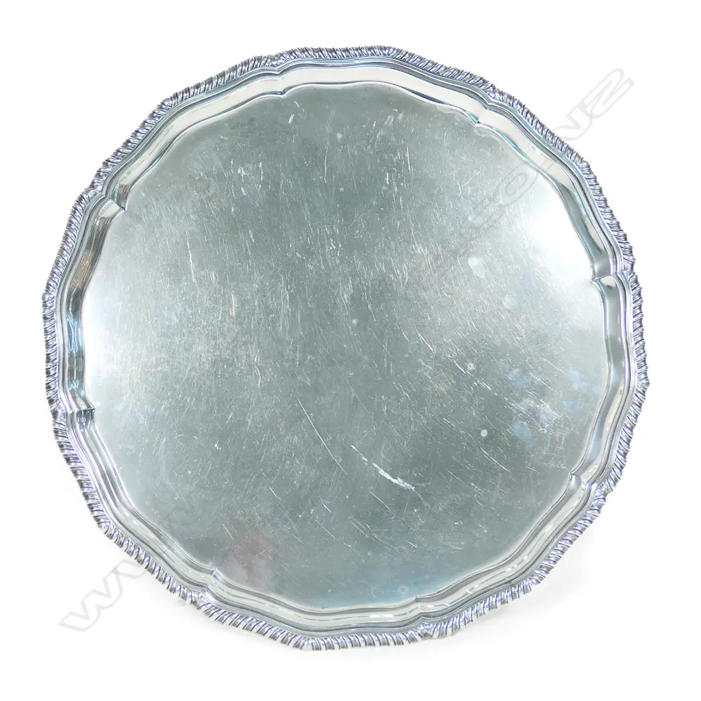 A silver salver, Image 1++