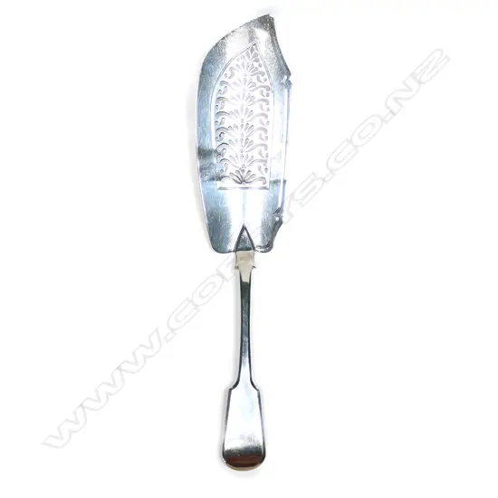 A Geo III silver fish slice, fiddle pattern with pierced blade