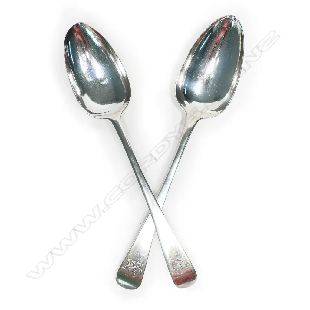A pair of George III silver tablespoons, Old English pattern, Image 1++