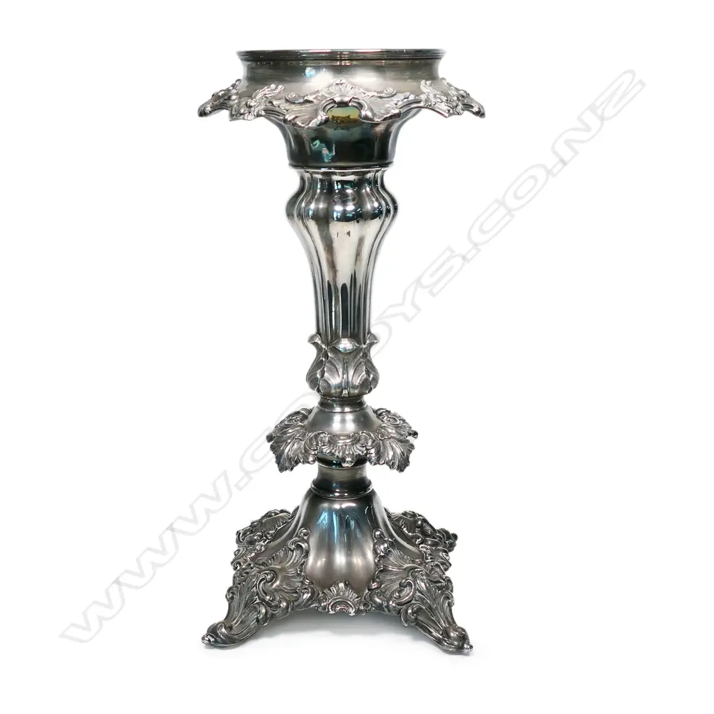 A Victorian ornate silver plate tazza stand, Image 1++