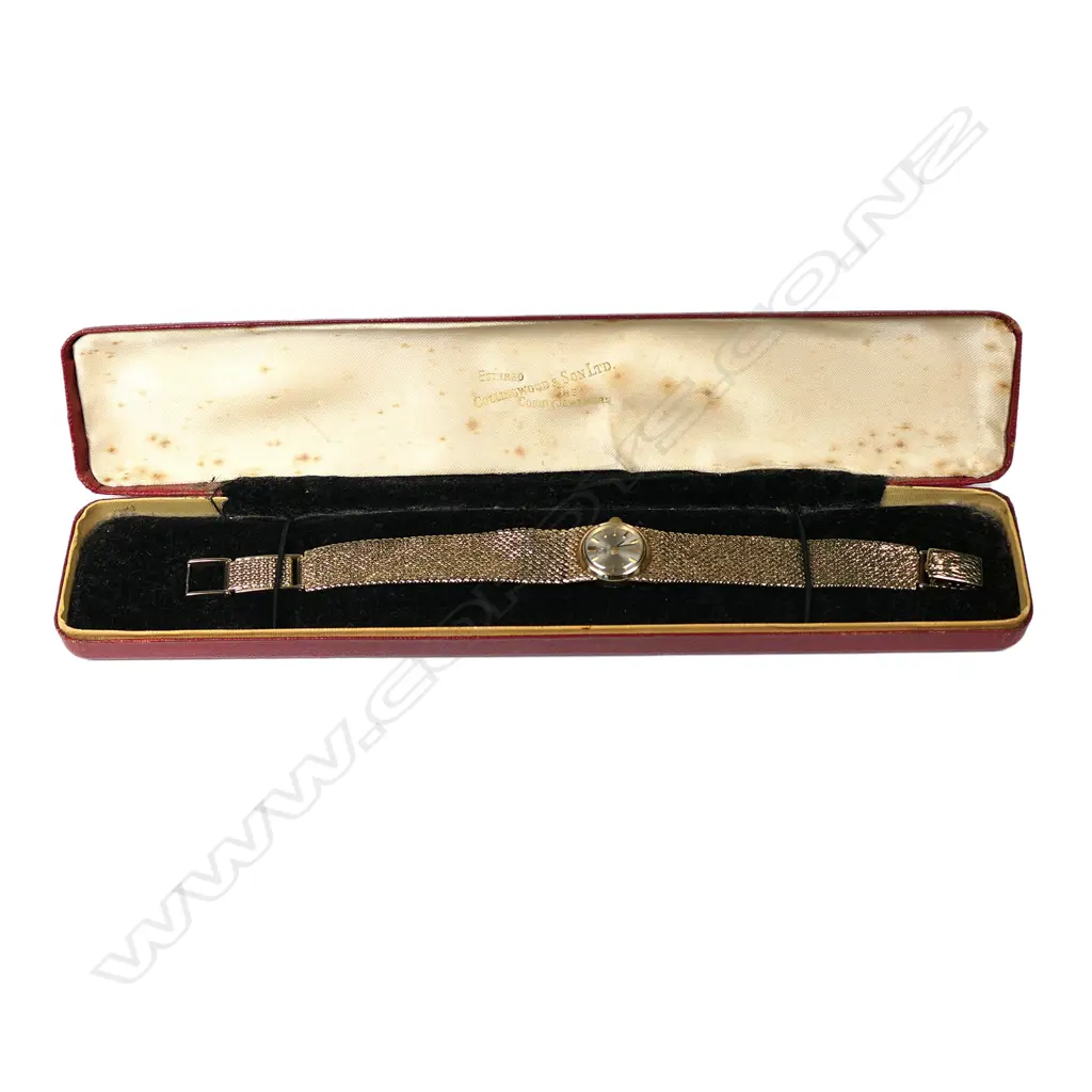 A c.1950s, lady's Omega 9ct yellow gold wristwatch, Image 1++