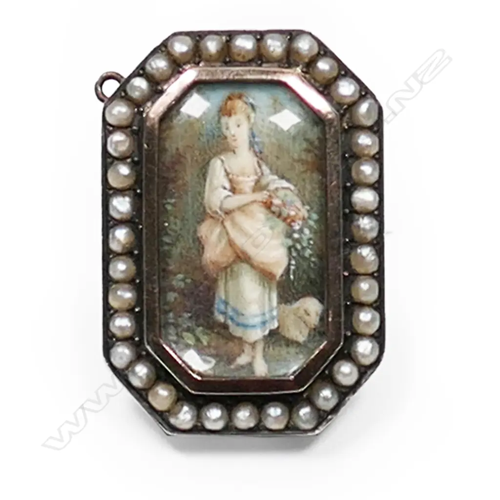 A Georgian silver and gold locket/brooch, Image 1++