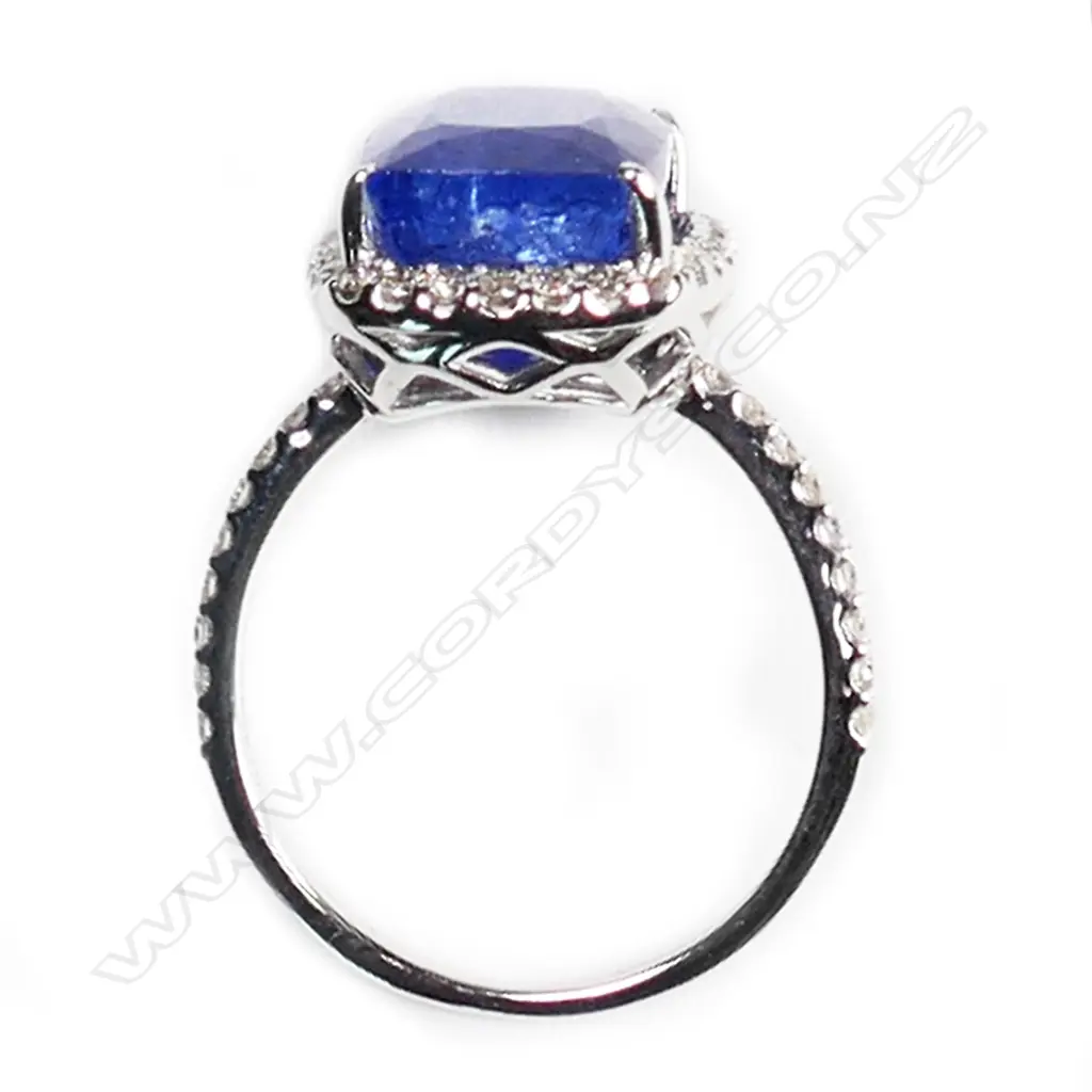 A 14ct white gold, tanzanite and diamond cocktail ring, Image 1++