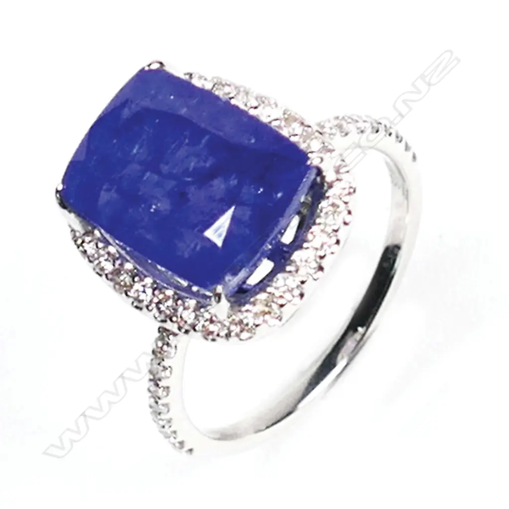 A 14ct white gold, tanzanite and diamond cocktail ring, Image 1++