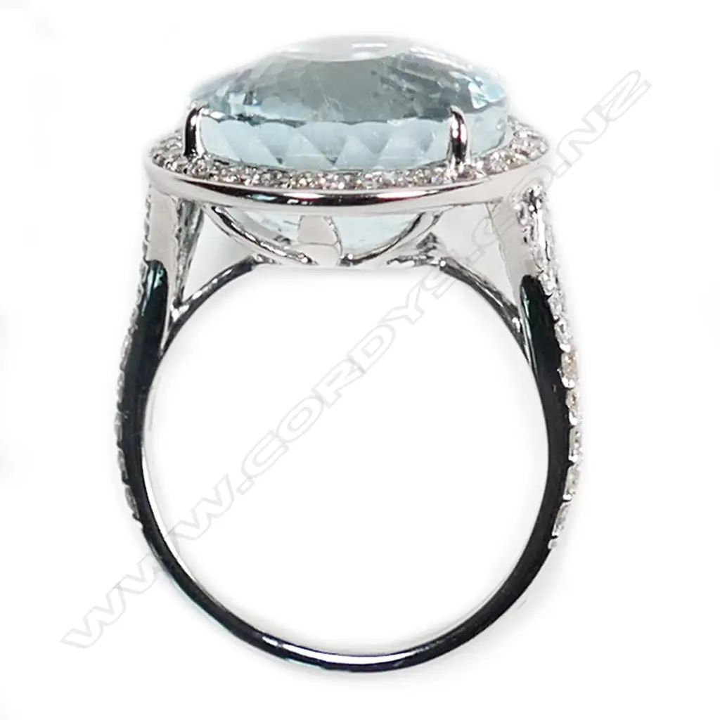 A 14ct white gold, aquamarine and diamond cocktail ring, Image 1++