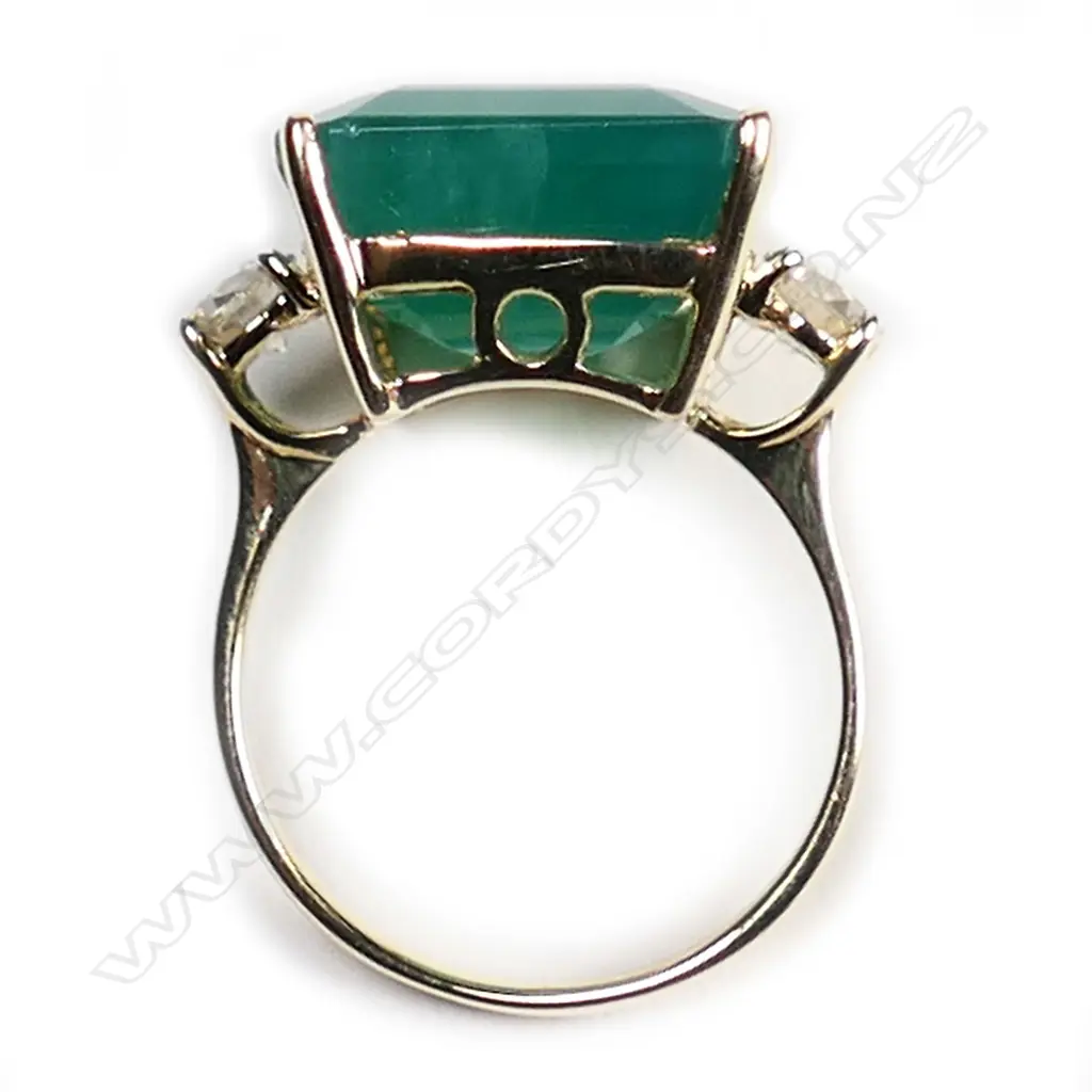 14ct gold, emerald and diamond cocktail ring Image 1++