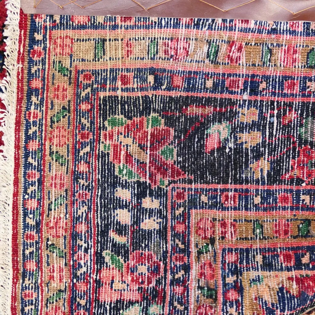 A large Persian hand knotted carpet, Image 1++
