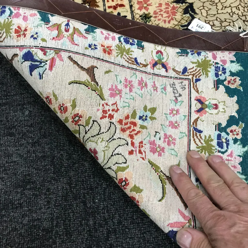 #A fine silk pile hand knotted Iranian Qum carpet Image 1++