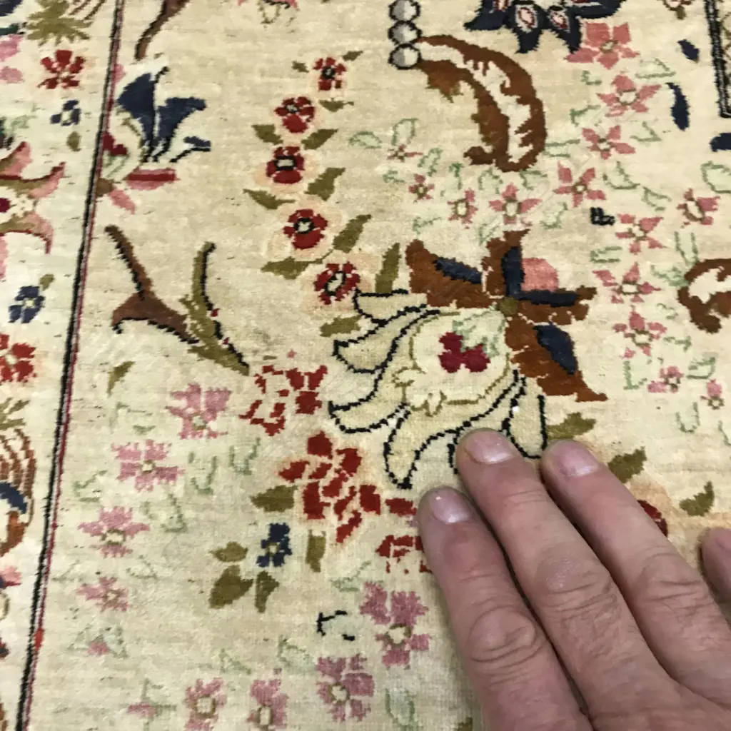 #A fine silk pile hand knotted Iranian Qum carpet Image 1++