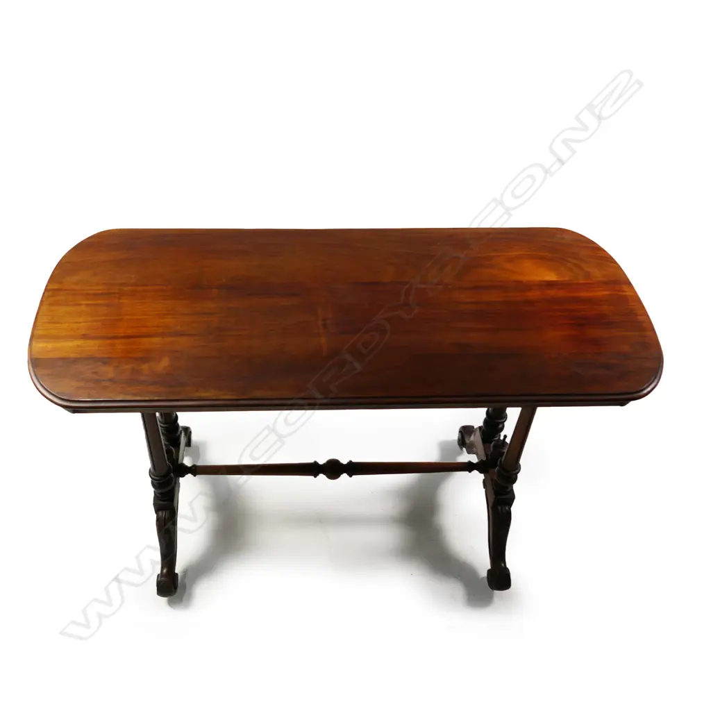 A Victorian walnut side table Image 1++