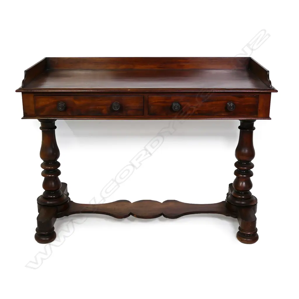 A Victorian mahogany washstand/desk, Image 1++