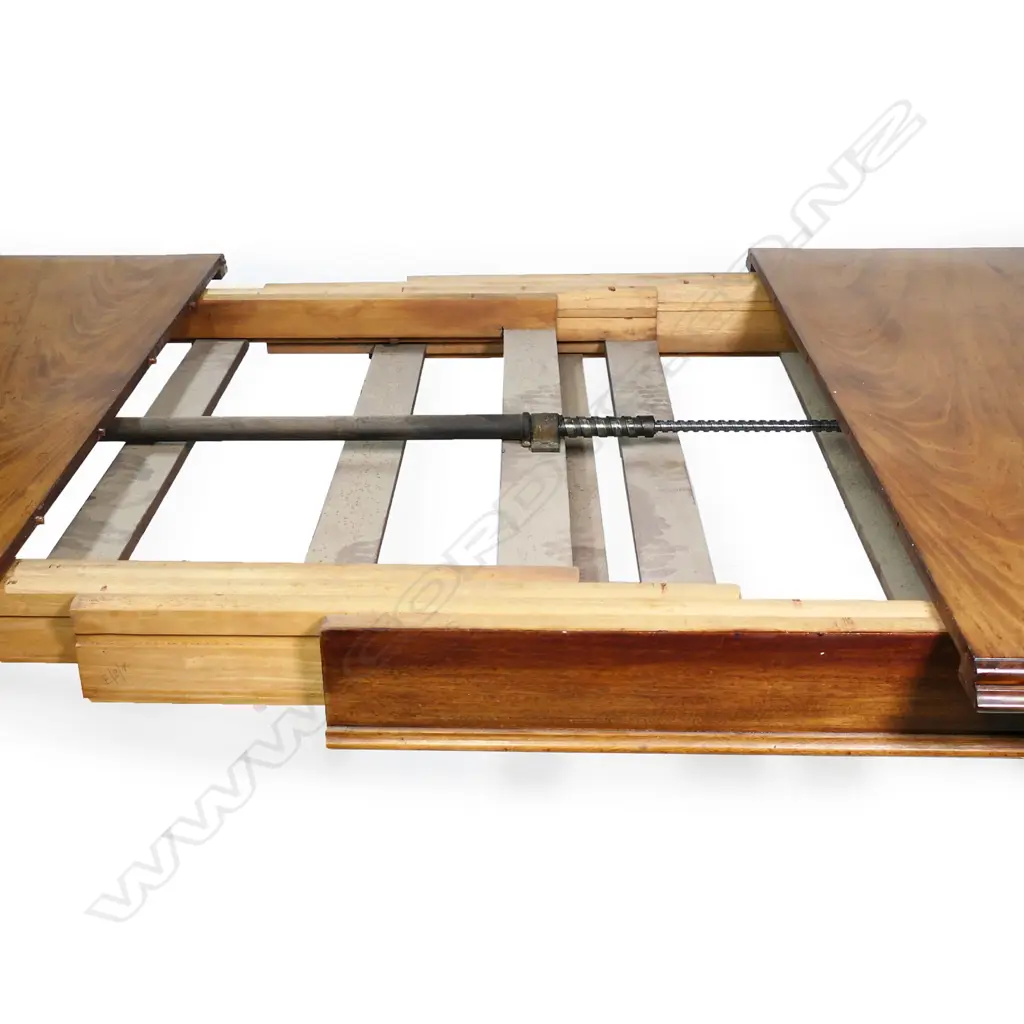 A good Victorian mahogany banquet extension dining table Image 1++