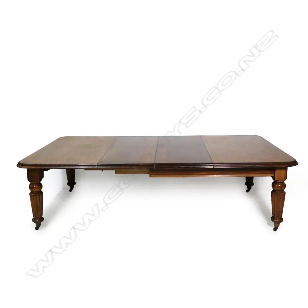 A good Victorian mahogany banquet extension dining table Image 1++