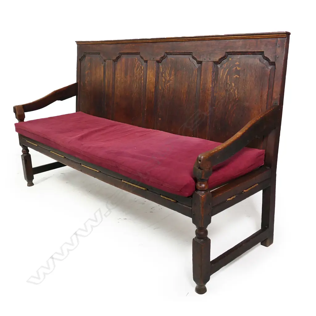 An 18thC oak settle, Image 1++
