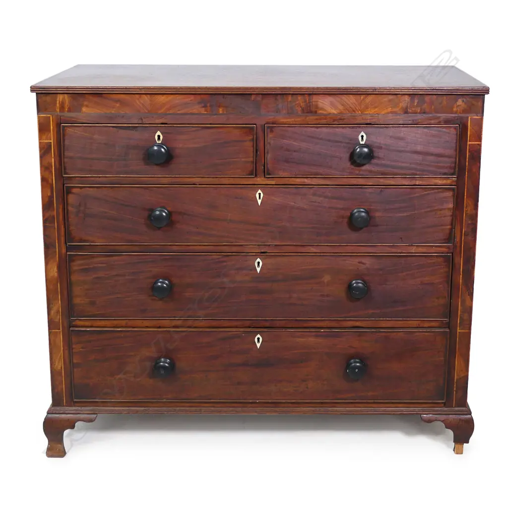A Georgian mahogany five-drawer flat front chest, Image 1++