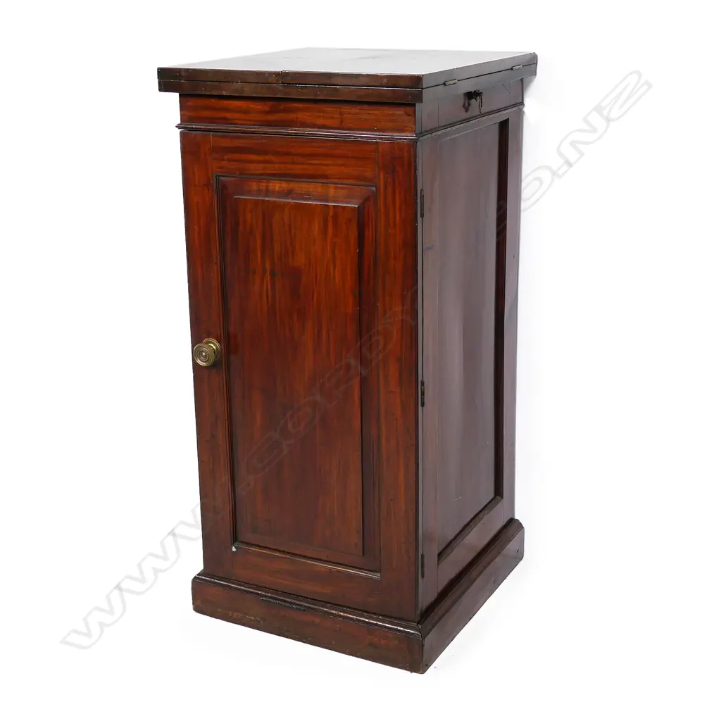 A Victorian tall mahogany side cupboard, Image 1++