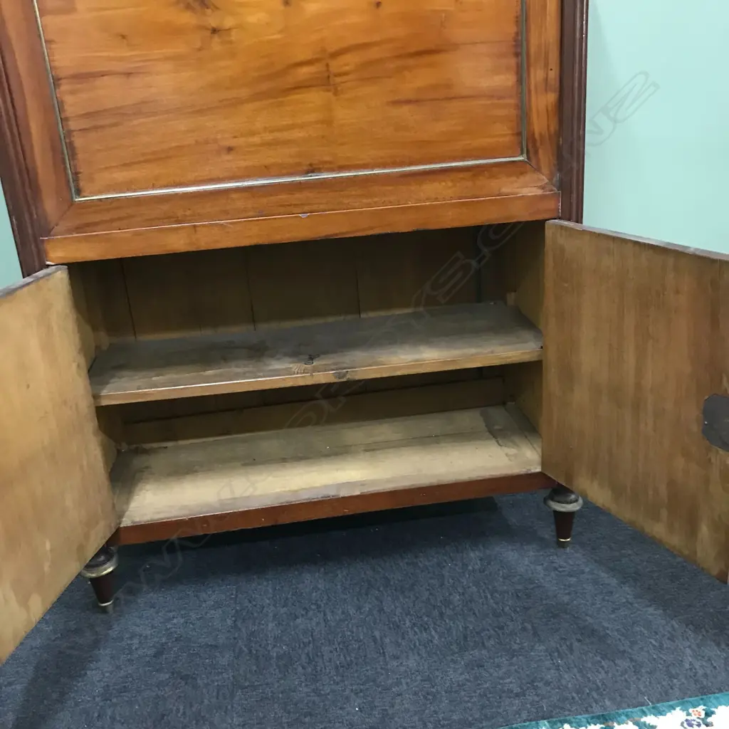 A 19thC French walnut secrétaire à abattant, Image 1++