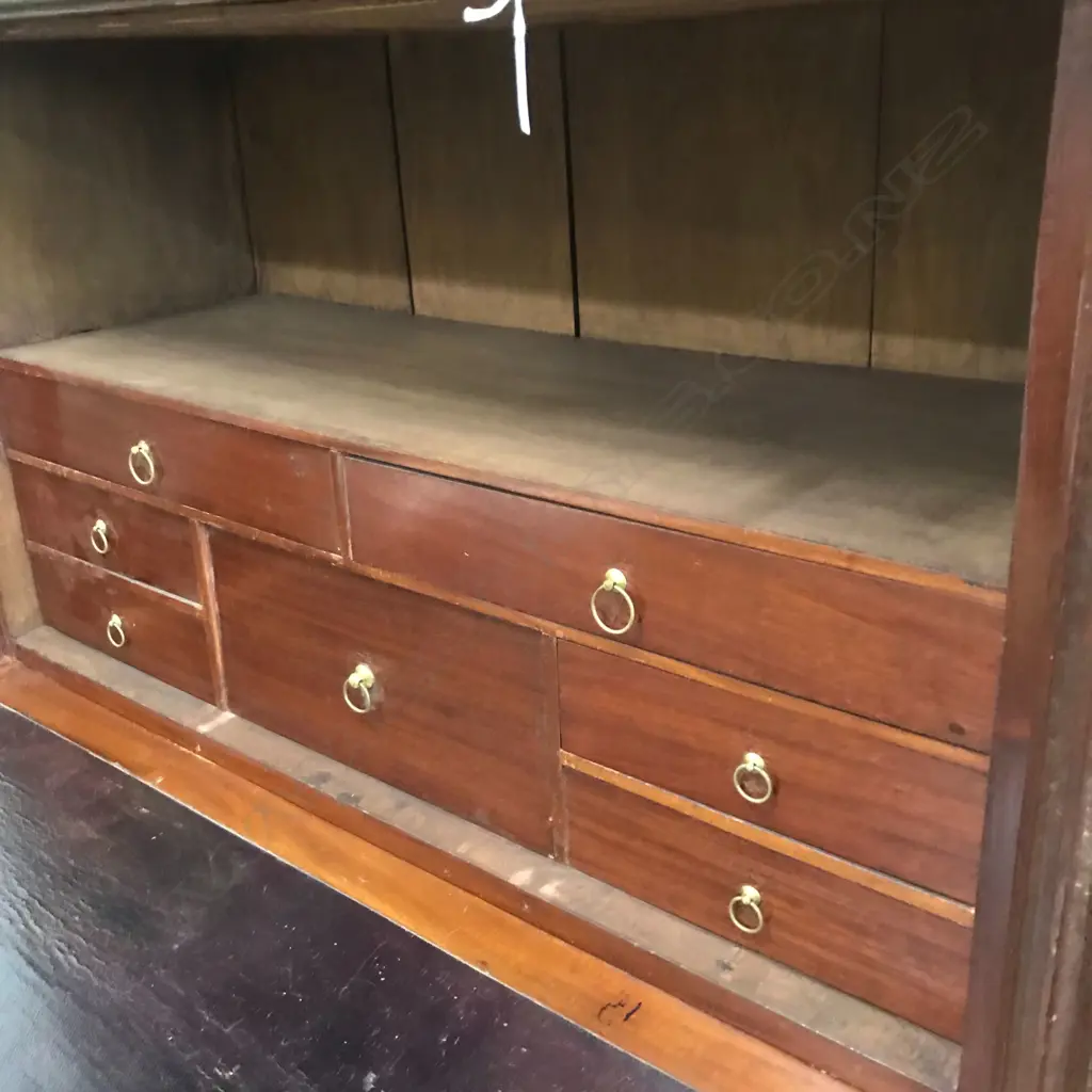 A 19thC French walnut secrétaire à abattant, Image 1++