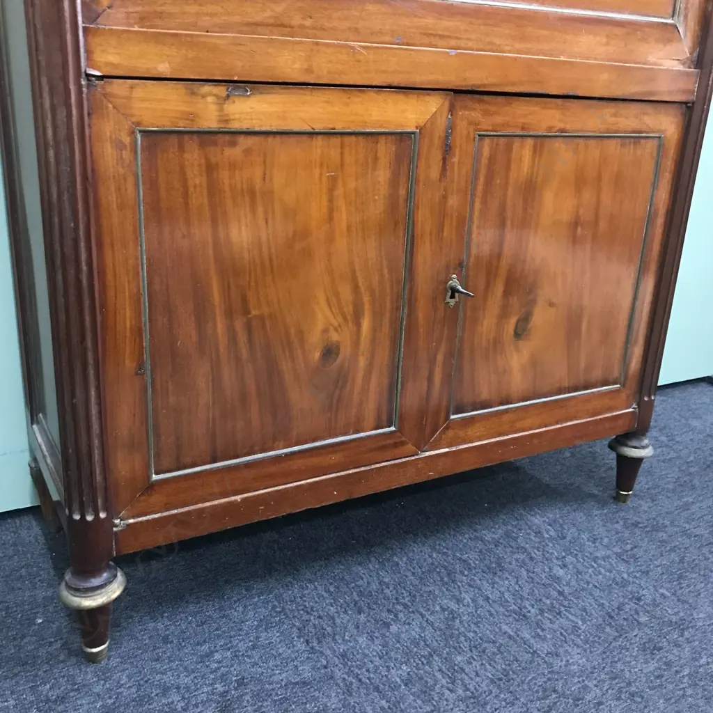 A 19thC French walnut secrétaire à abattant, Image 1++