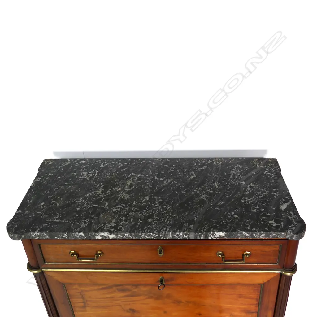 A 19thC French walnut secrétaire à abattant, Image 1++