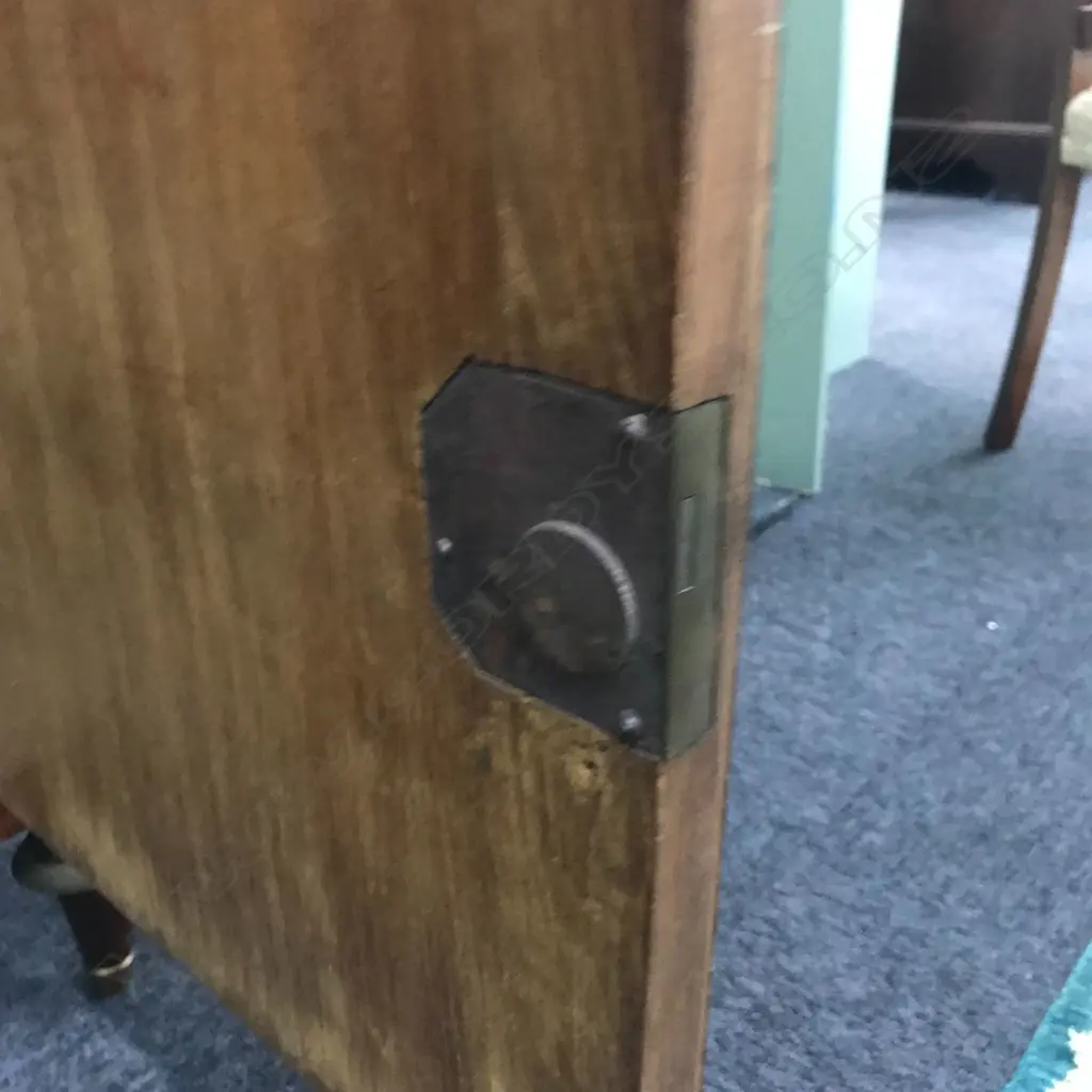 A 19thC French walnut secrétaire à abattant, Image 1++